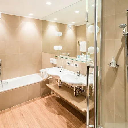 Hotel Classic Meranerhof 4*